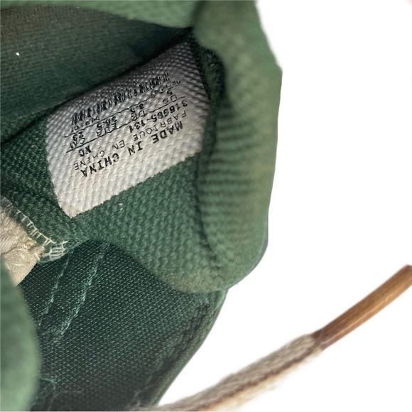 Get the much-needed advice and guidance when raising a newborn with this charmin - Picture 7 of 9